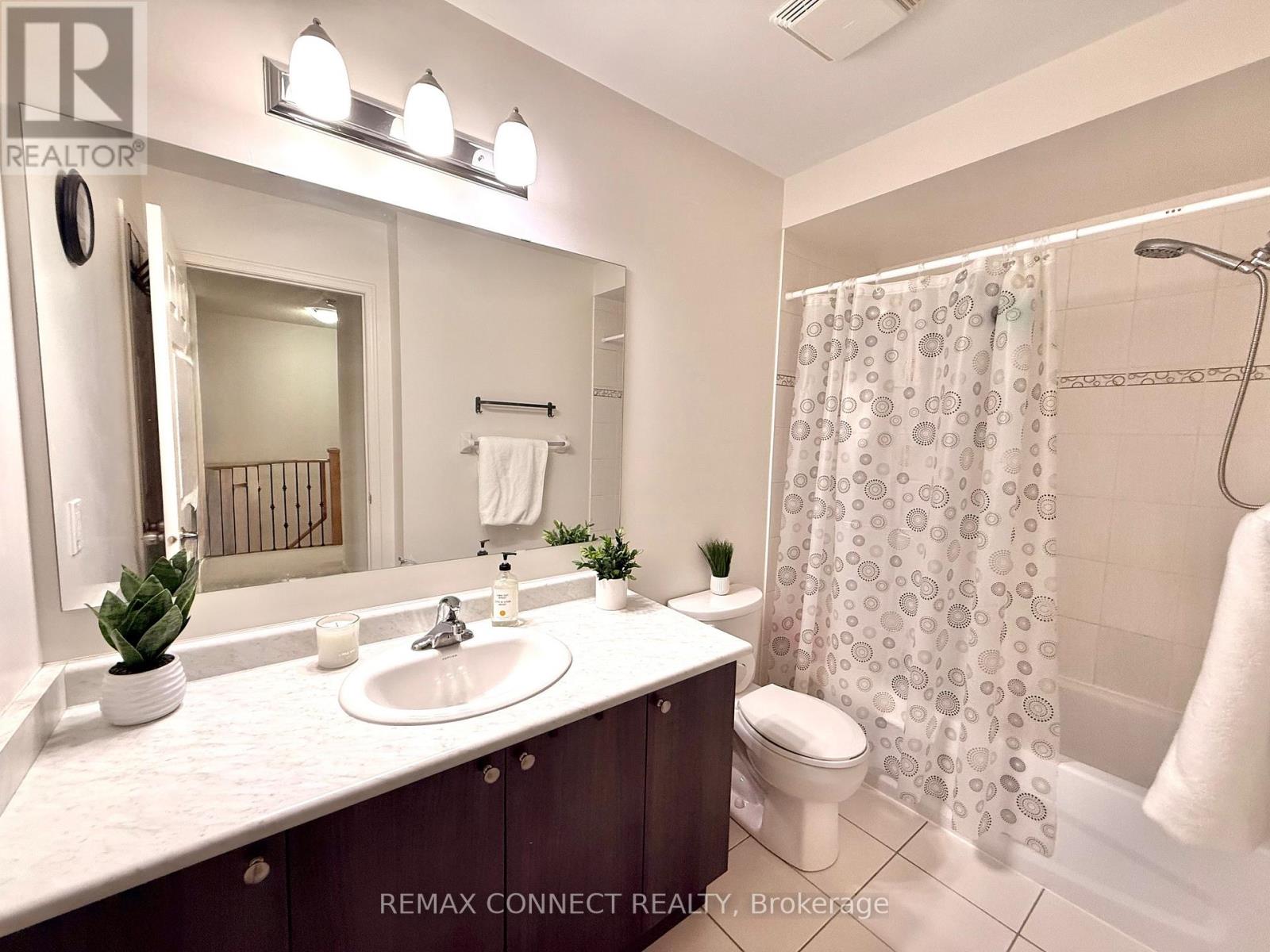 174 Sussexvale Drive, Brampton, Ontario  L6R 3R1 - Photo 17 - W12876470