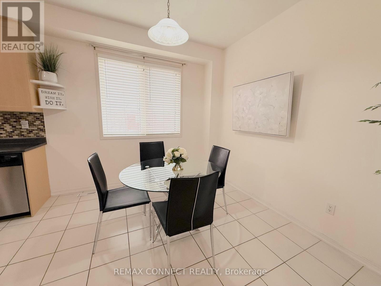 174 Sussexvale Drive, Brampton, Ontario  L6R 3R1 - Photo 11 - W12876470