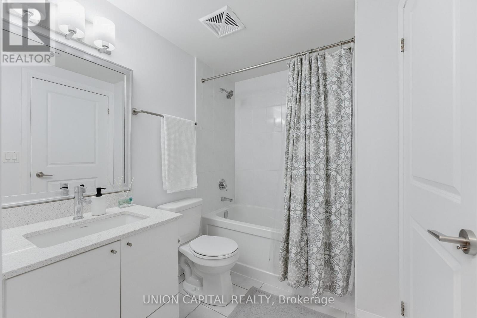 508 - 55 Eglinton Avenue W, Mississauga, Ontario  L5R 0E4 - Photo 11 - W12876772