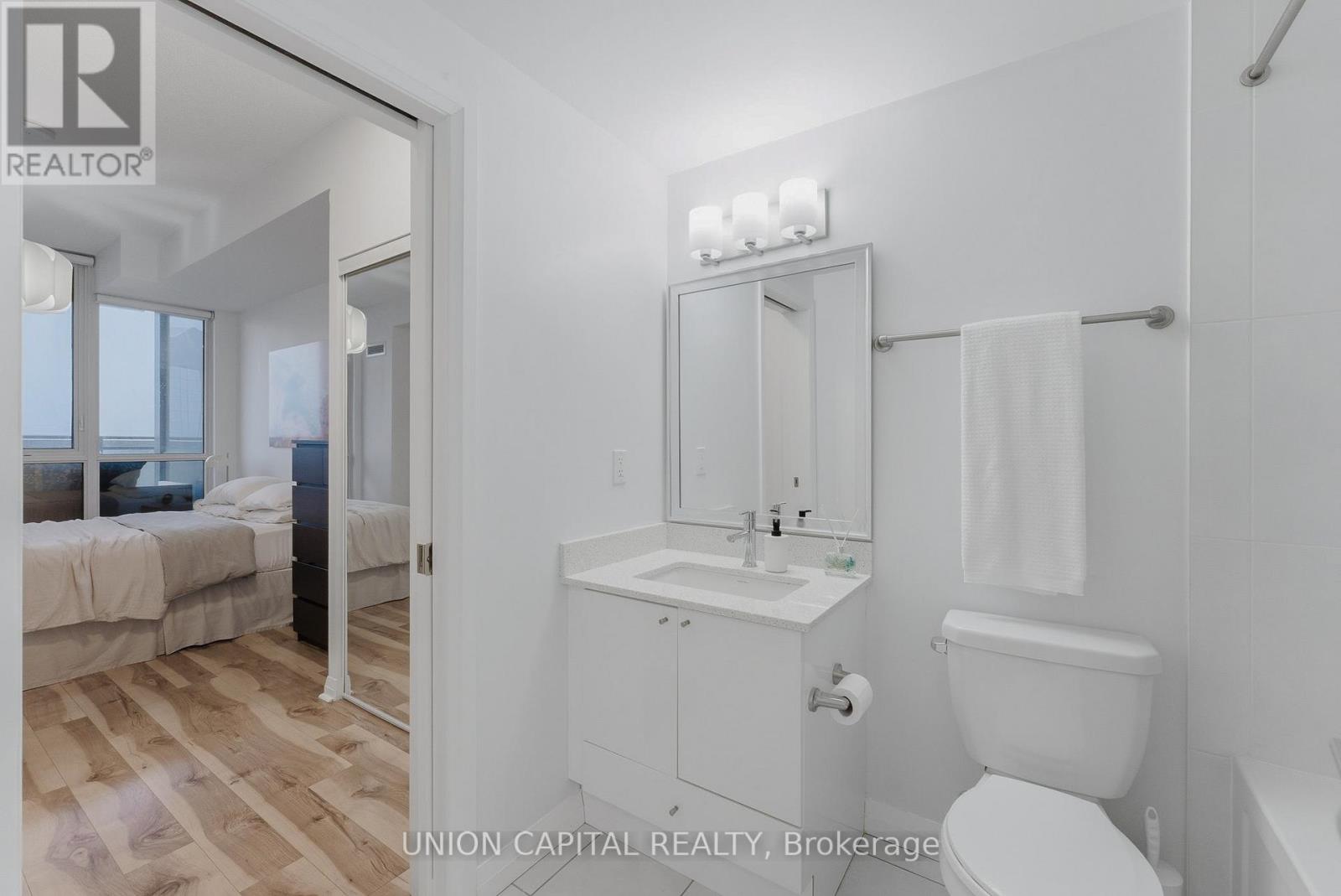 508 - 55 Eglinton Avenue W, Mississauga, Ontario  L5R 0E4 - Photo 12 - W12876772