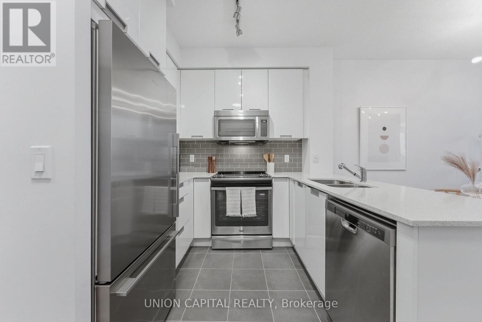 508 - 55 Eglinton Avenue W, Mississauga, Ontario  L5R 0E4 - Photo 5 - W12876772