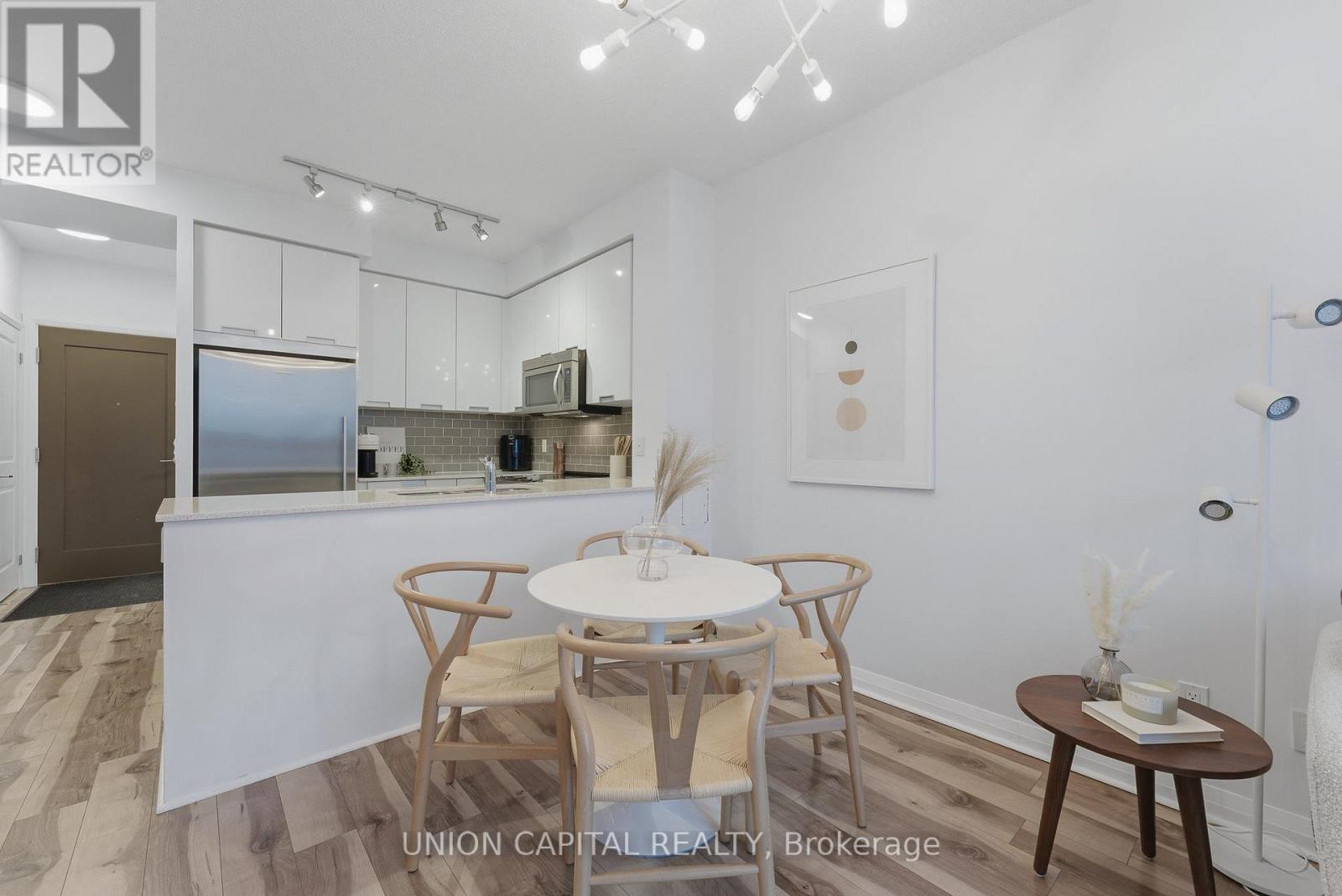 508 - 55 Eglinton Avenue W, Mississauga, Ontario  L5R 0E4 - Photo 8 - W12876772