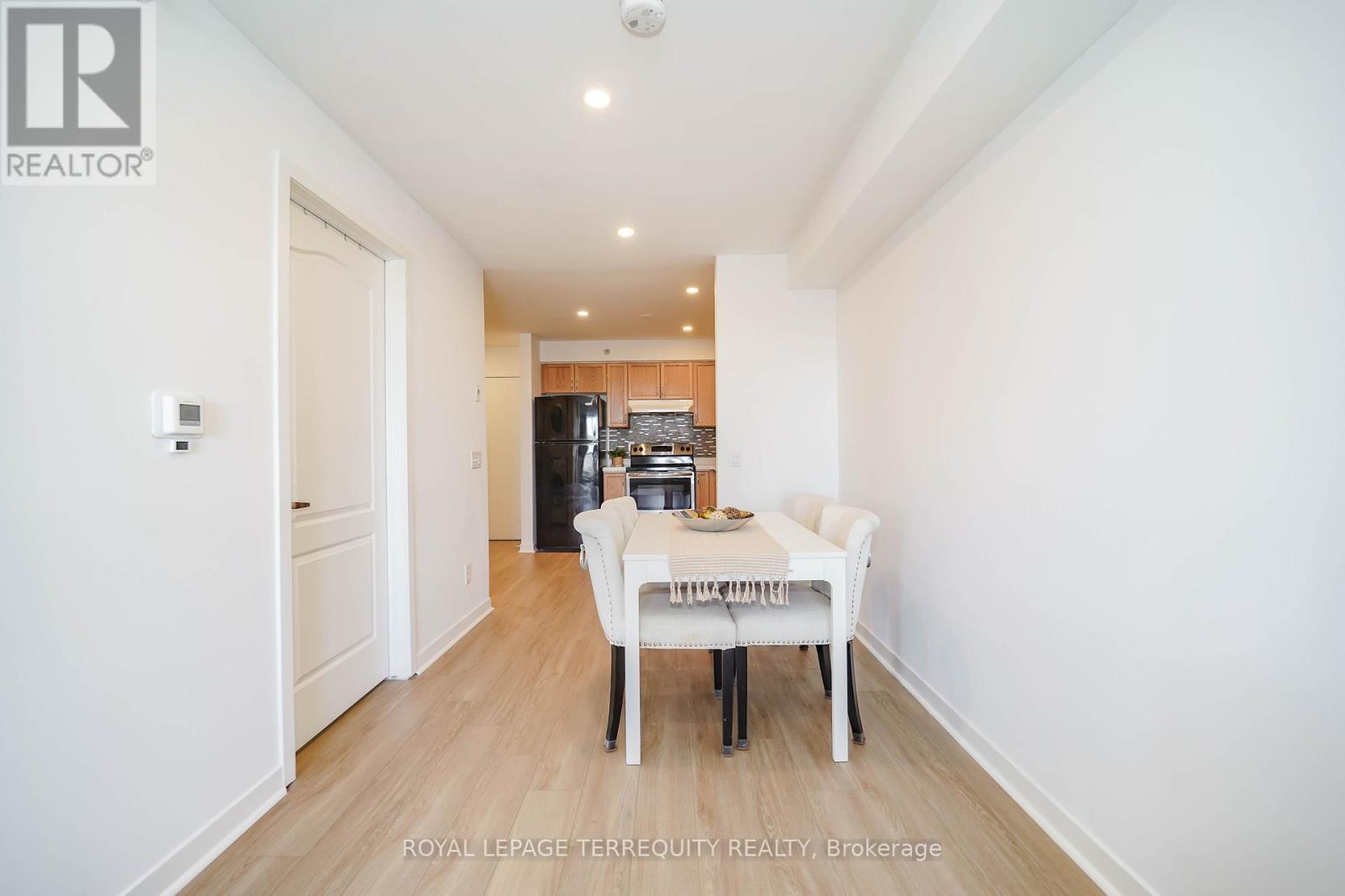 2405 - 6 Dayspring Circle, Brampton (Goreway Drive Corridor), Ontario  L6P 2Z6 - Photo 6 - W12876830