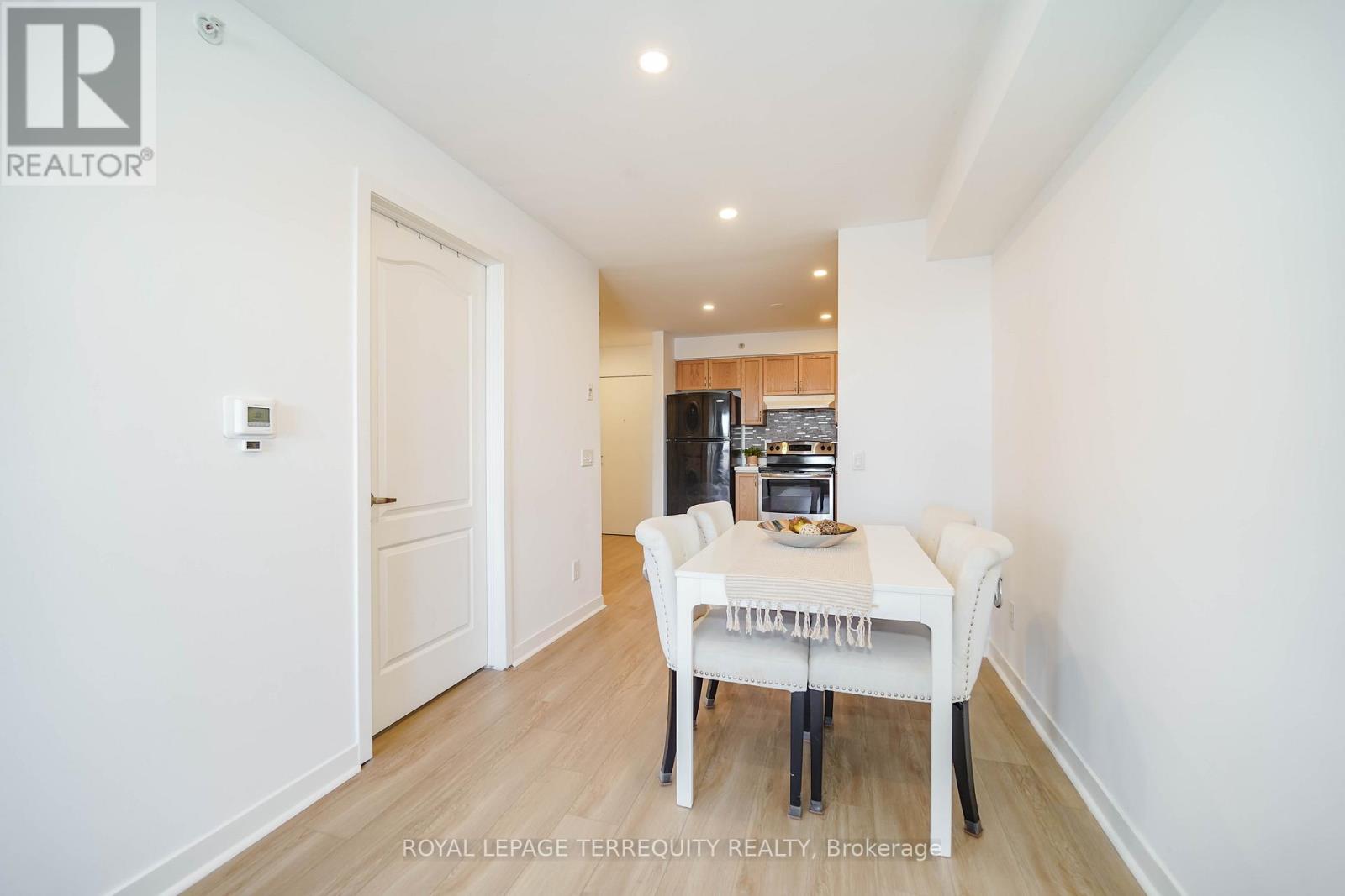 2405 - 6 Dayspring Circle, Brampton (Goreway Drive Corridor), Ontario  L6P 2Z6 - Photo 7 - W12876830