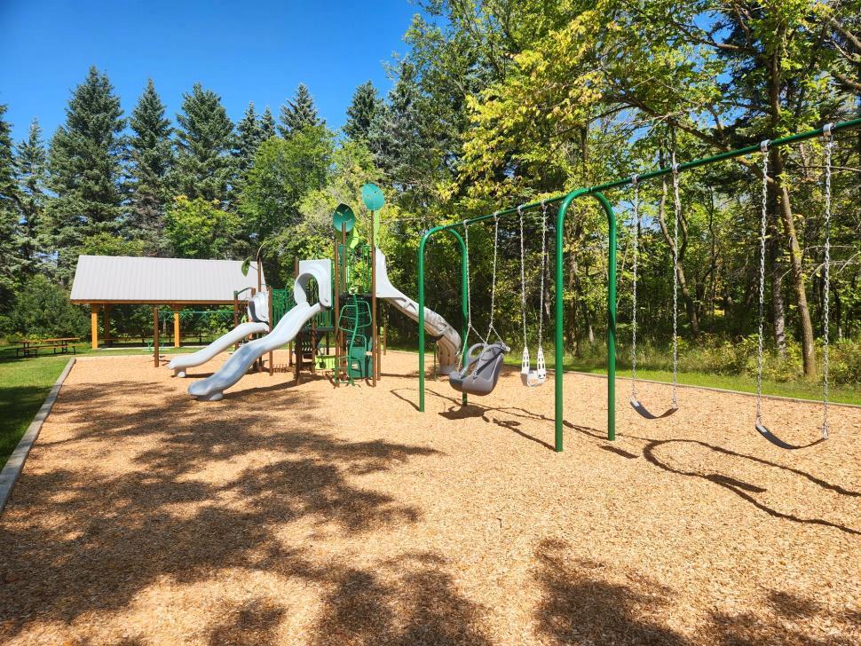 9 Canterbury Cove, Steinbach, Manitoba  R5G 2Y9 - Photo 3 - 202604338