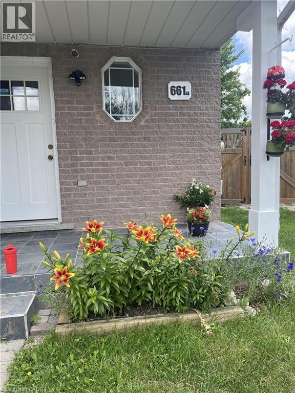 661 Jacob Lane Unit# B, Waterloo, Ontario  N2V 2G9 - Photo 2 - 40810644