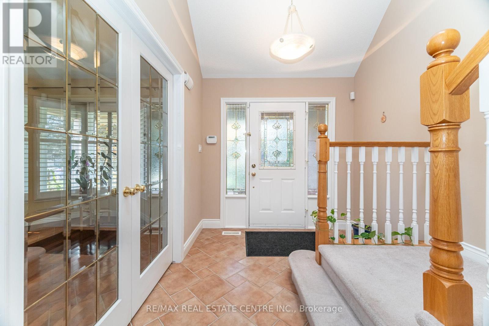 327 Cavendish Drive, Hamilton, Ontario  L9G 3Z1 - Photo 4 - X12876806