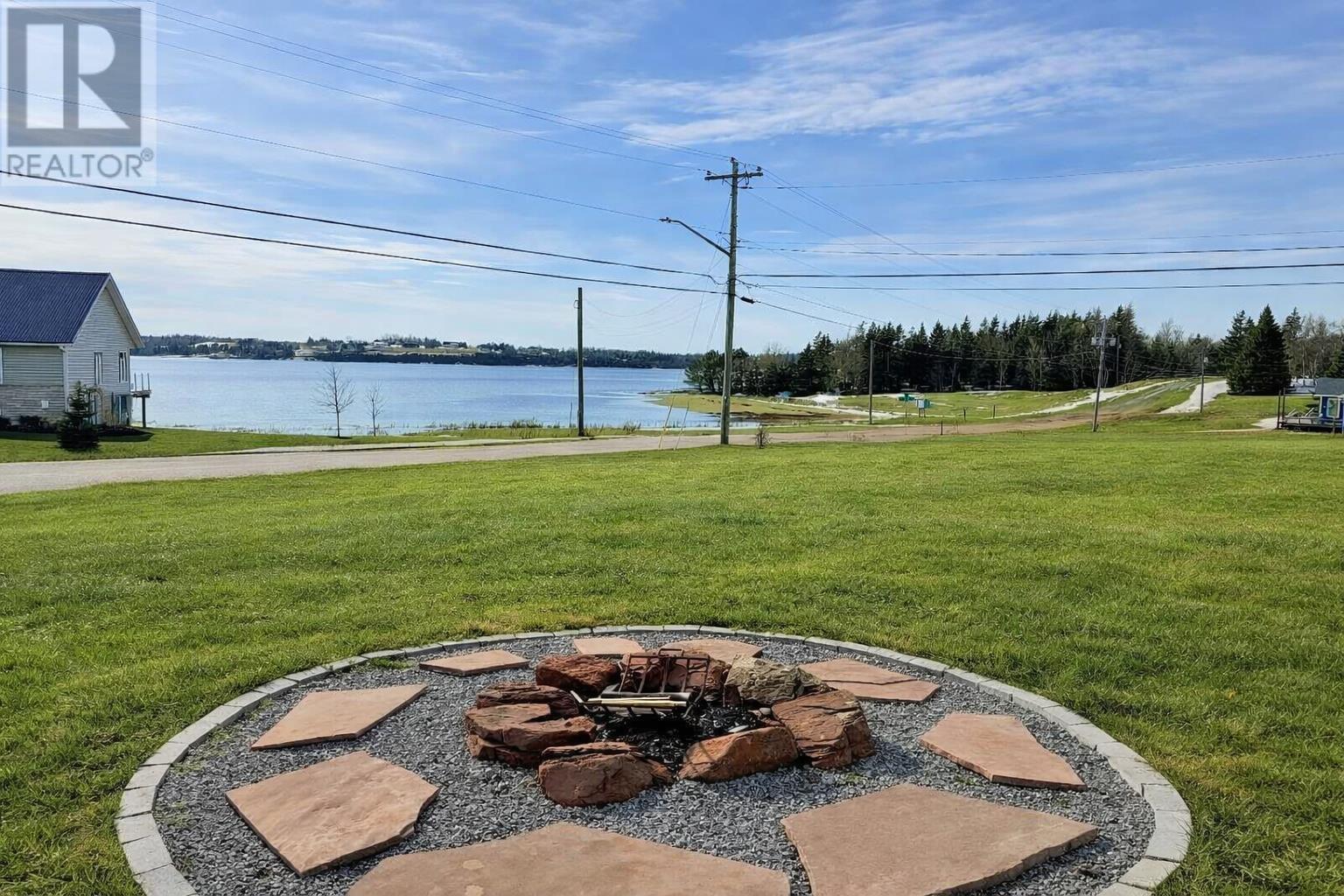 8 Burns Avenue, Stanley Bridge, Prince Edward Island  C0A 1N0 - Photo 2 - 202604455