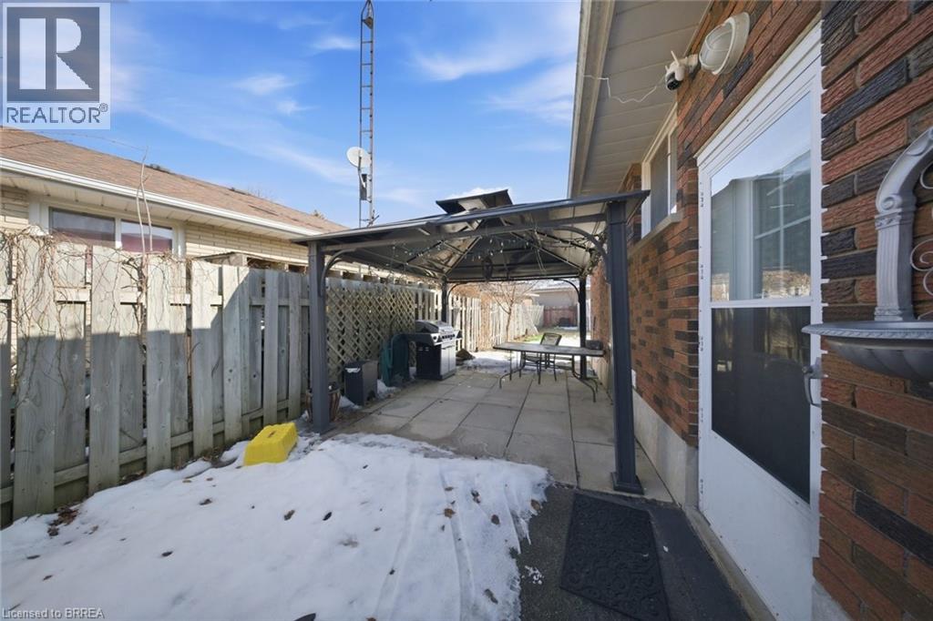 16 Somerset Road, Brantford, Ontario  N3R 5A5 - Photo 24 - 40809659