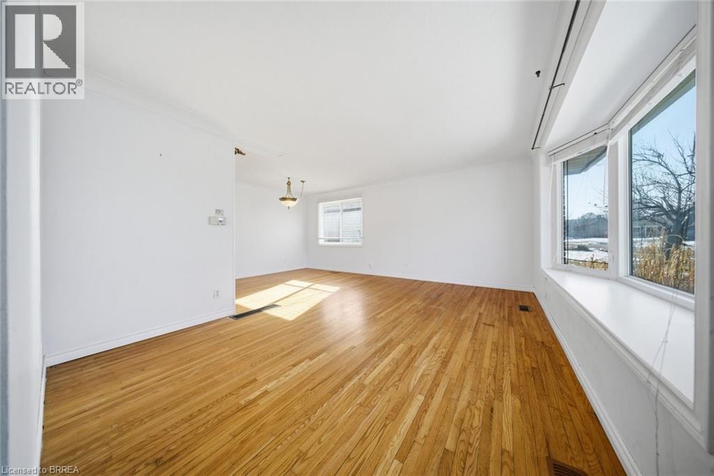 16 Somerset Road, Brantford, Ontario  N3R 5A5 - Photo 7 - 40809659