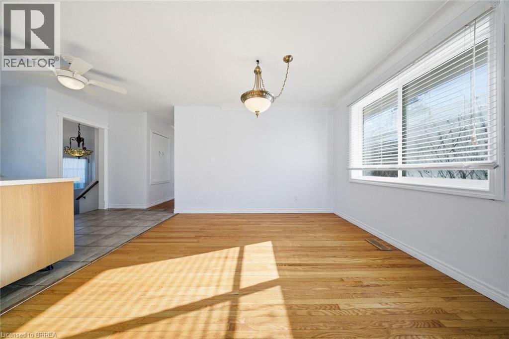 16 Somerset Road, Brantford, Ontario  N3R 5A5 - Photo 9 - 40809659