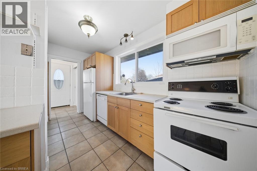 16 Somerset Road, Brantford, Ontario  N3R 5A5 - Photo 12 - 40809659