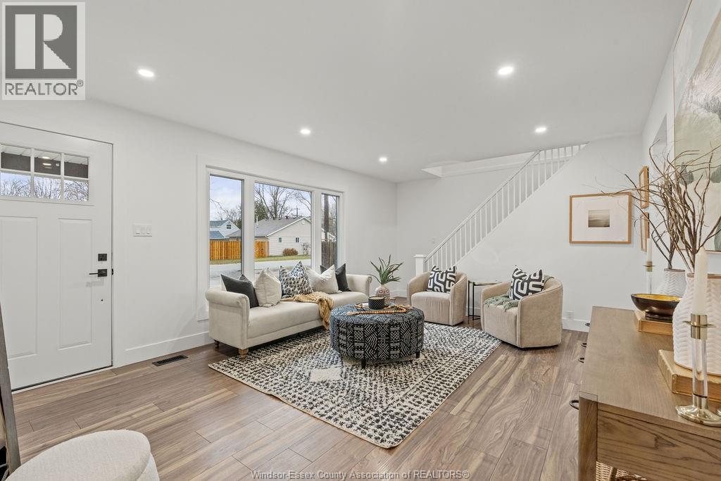 194 Centre, Essex, Ontario  N8M 1R2 - Photo 3 - 26005168