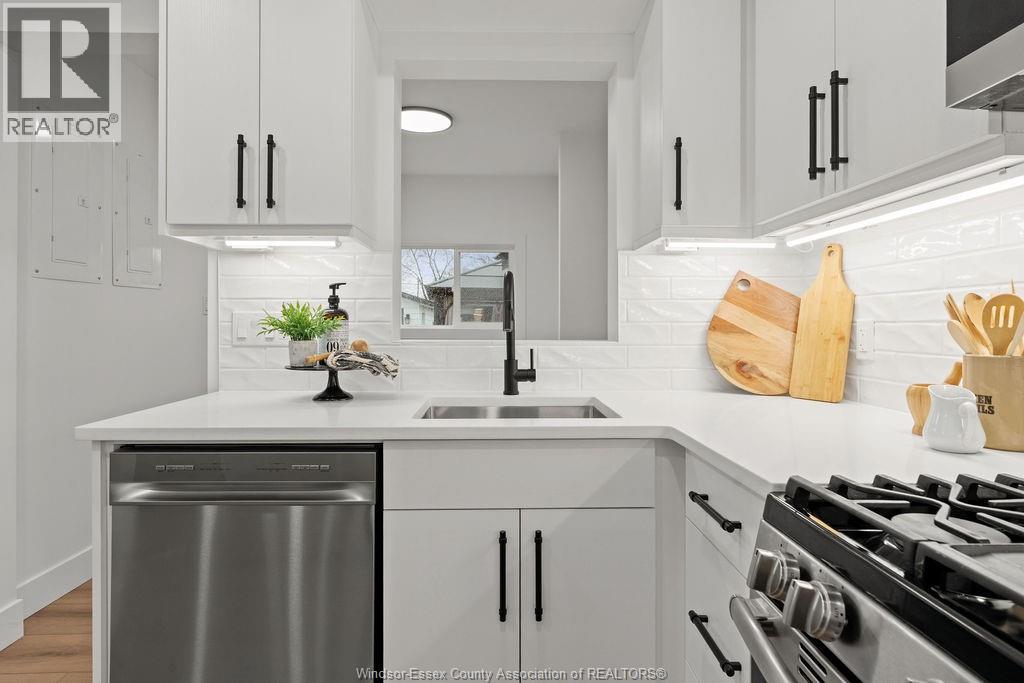 194 Centre, Essex, Ontario  N8M 1R2 - Photo 9 - 26005168