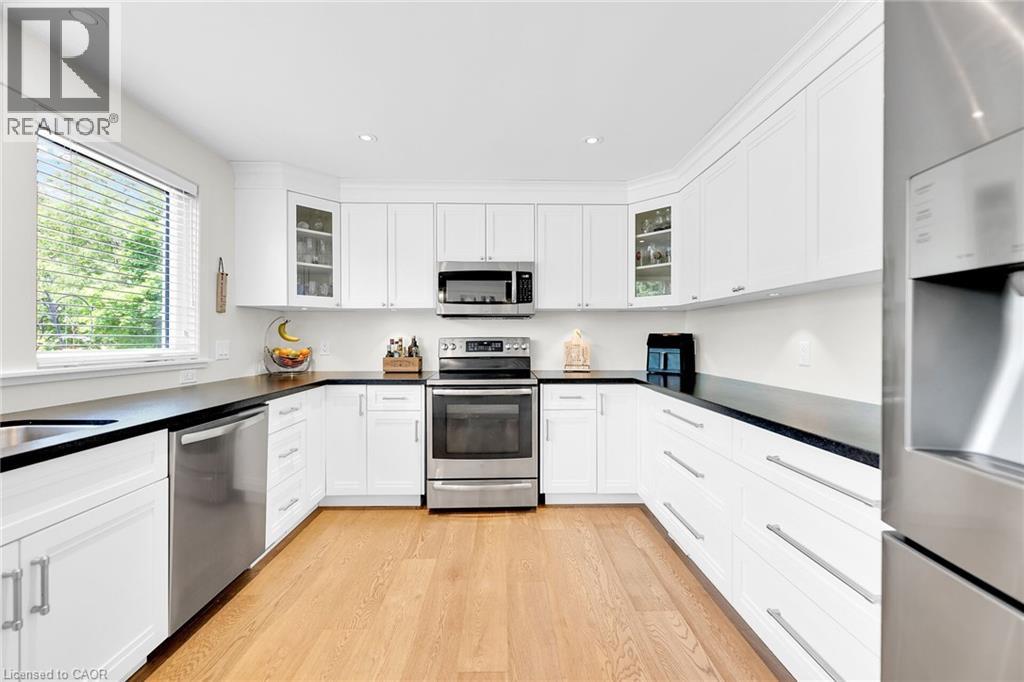 140 Wellington Street, Waterdown, Ontario  L0R 2H0 - Photo 4 - 40810517