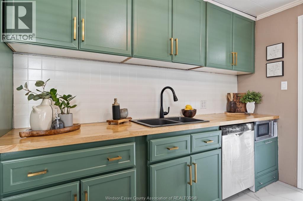 1753 Westcott, Windsor, Ontario  N8Y 4E1 - Photo 8 - 26005211