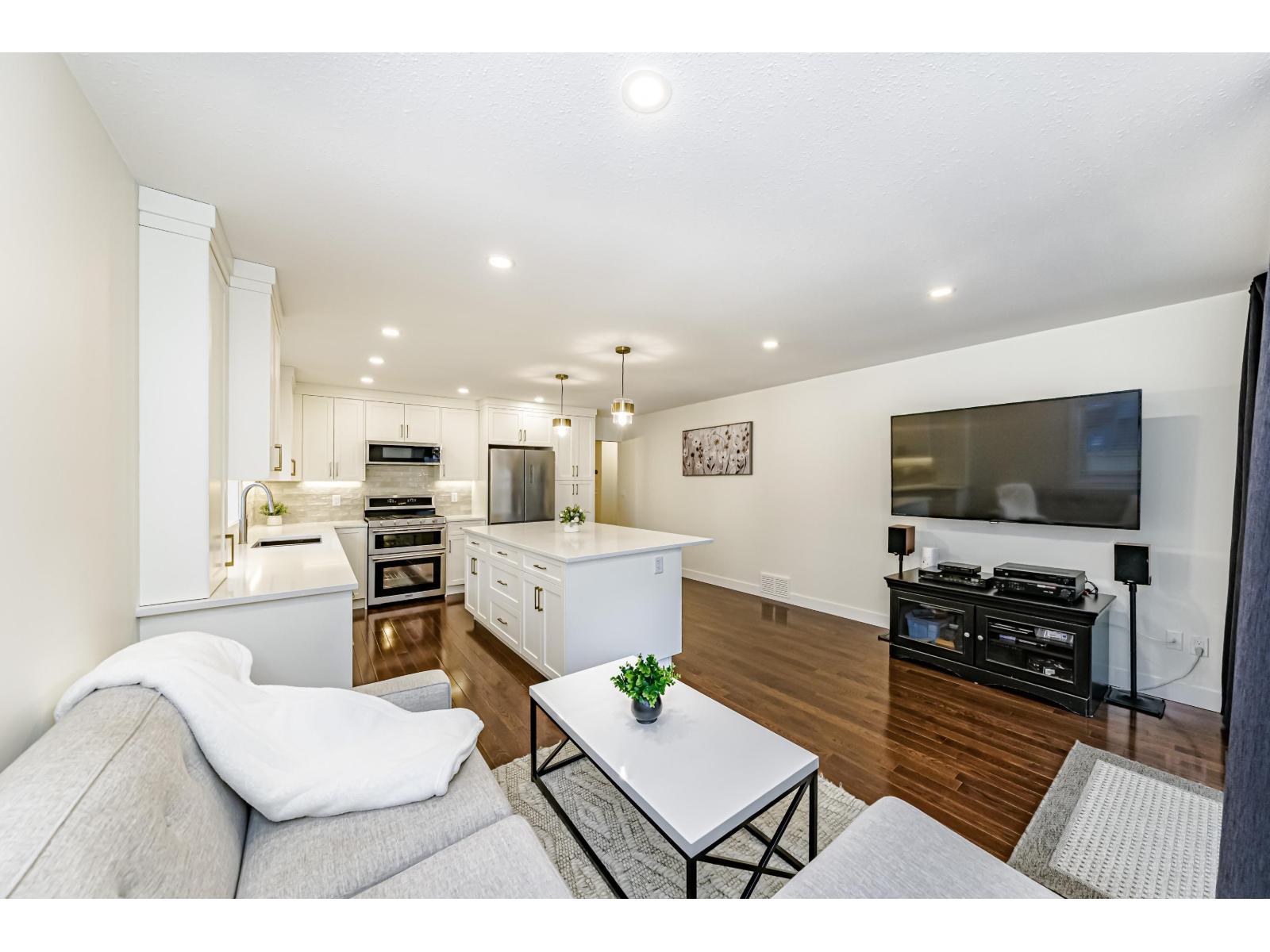 45169 Cumberland Avenue, Sardis South, Chilliwack, British Columbia  V2R 3E5 - Photo 10 - R3099140