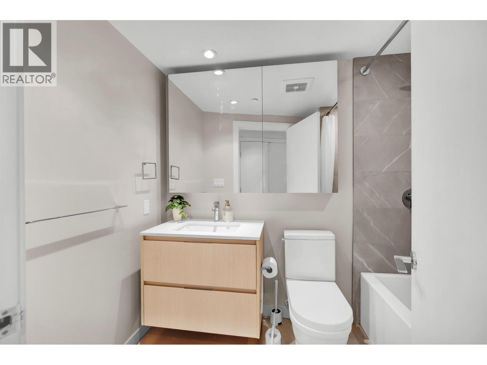 412 1500 Fern Street, North Vancouver, British Columbia  V7J 0E6 - Photo 26 - R3099110