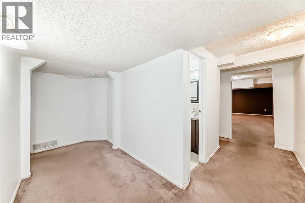 130 Pinemeadow Road Ne, Calgary, Alberta  T1Y 4N9 - Photo 24 - A2290921