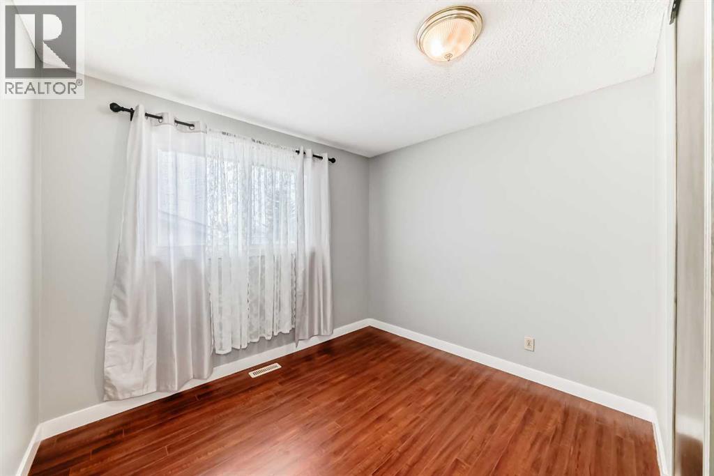 130 Pinemeadow Road Ne, Calgary, Alberta  T1Y 4N9 - Photo 11 - A2290921