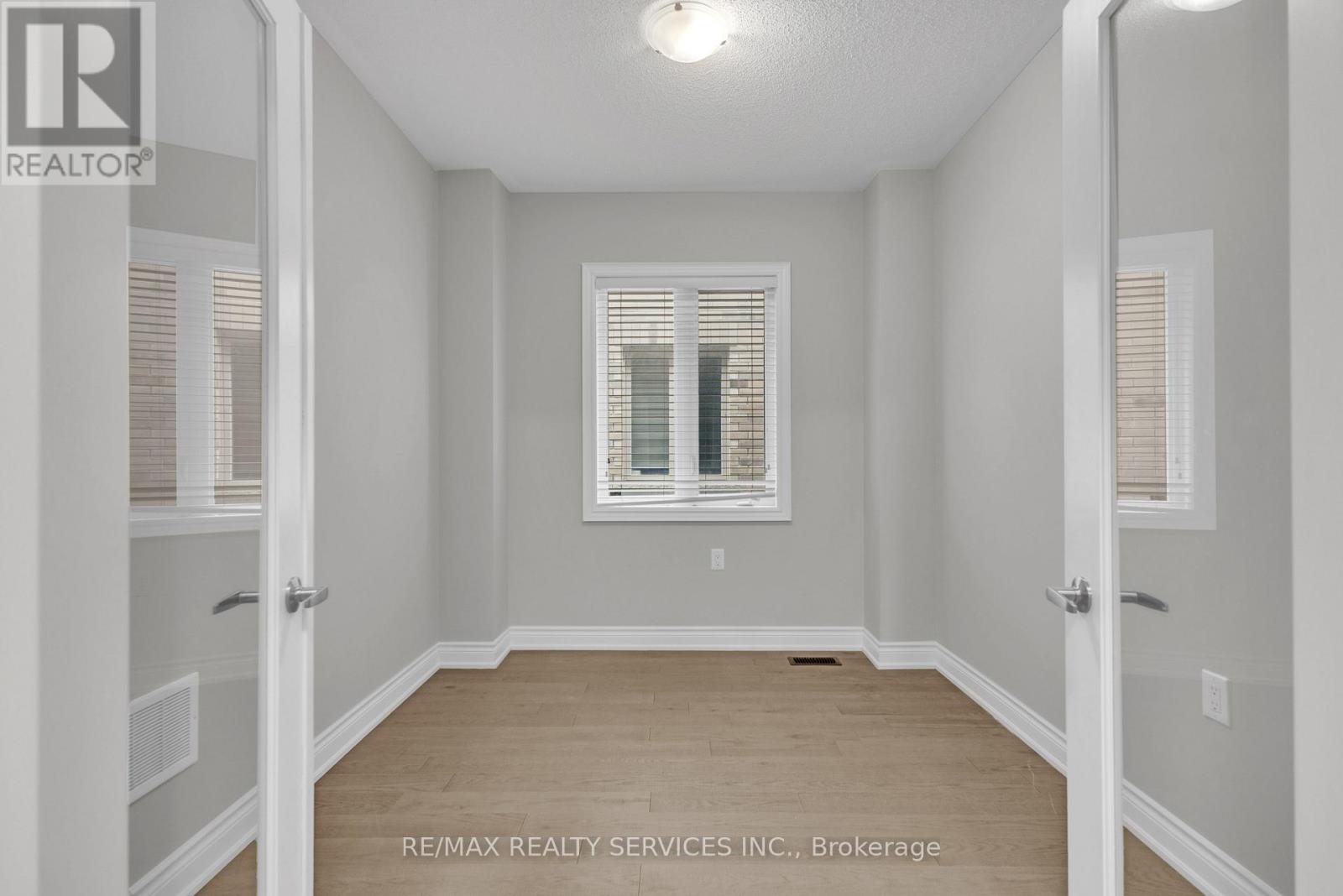 65 Deer Ridge Trail, Caledon, Ontario  L7C 2C7 - Photo 9 - W12846844