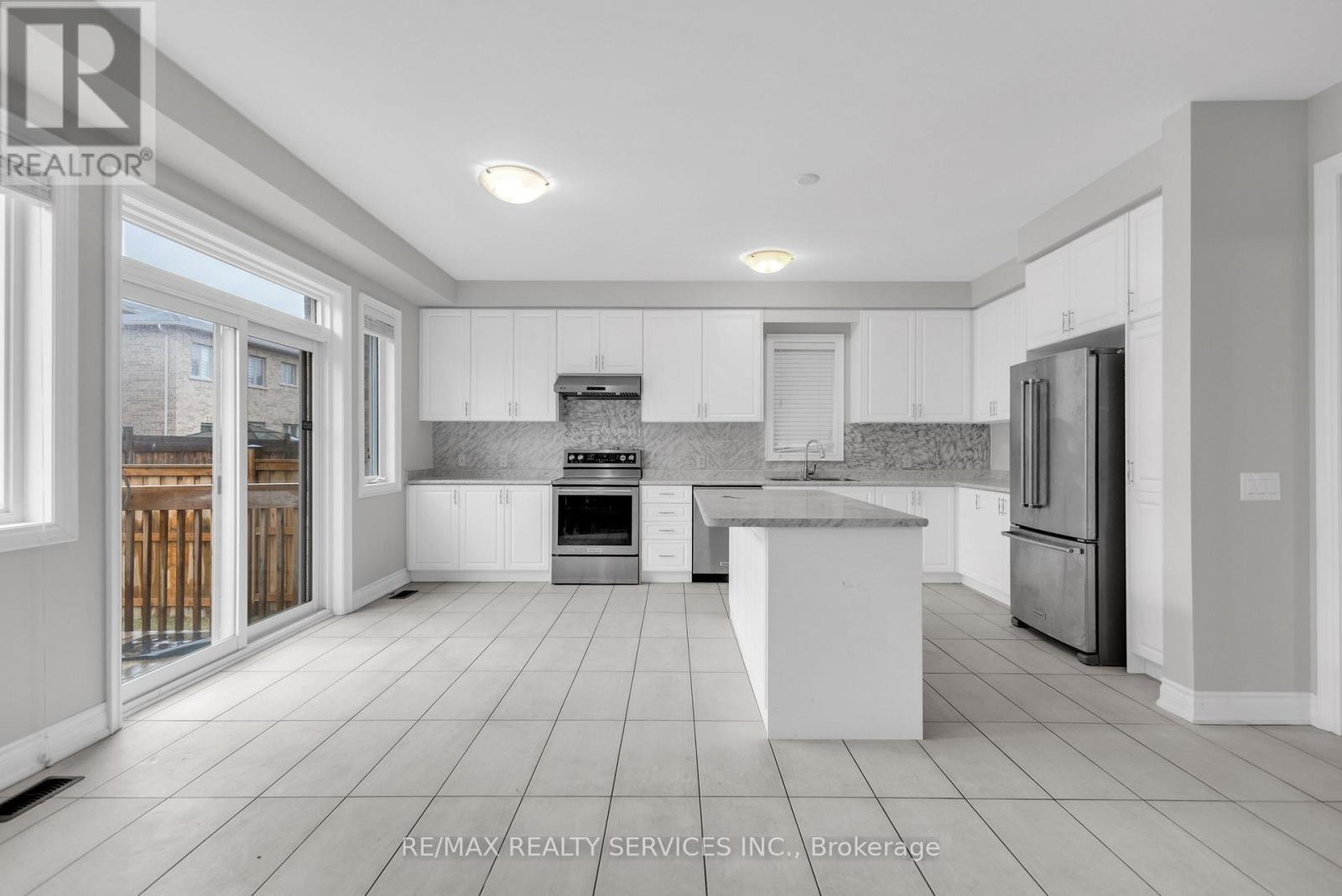 65 Deer Ridge Trail, Caledon, Ontario  L7C 2C7 - Photo 11 - W12846844