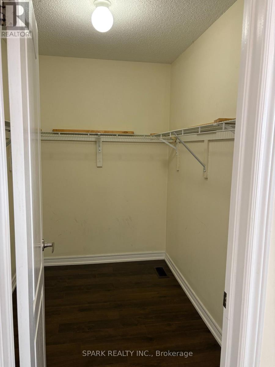 15 Kawana Road, Brampton (Bram West), Ontario  L6Y 0V9 - Photo 8 - W12787588