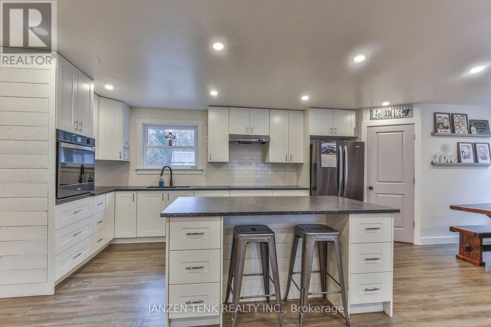 9114 Rogers Road, Malahide, Ontario  N5H 2R4 - Photo 11 - X12877072