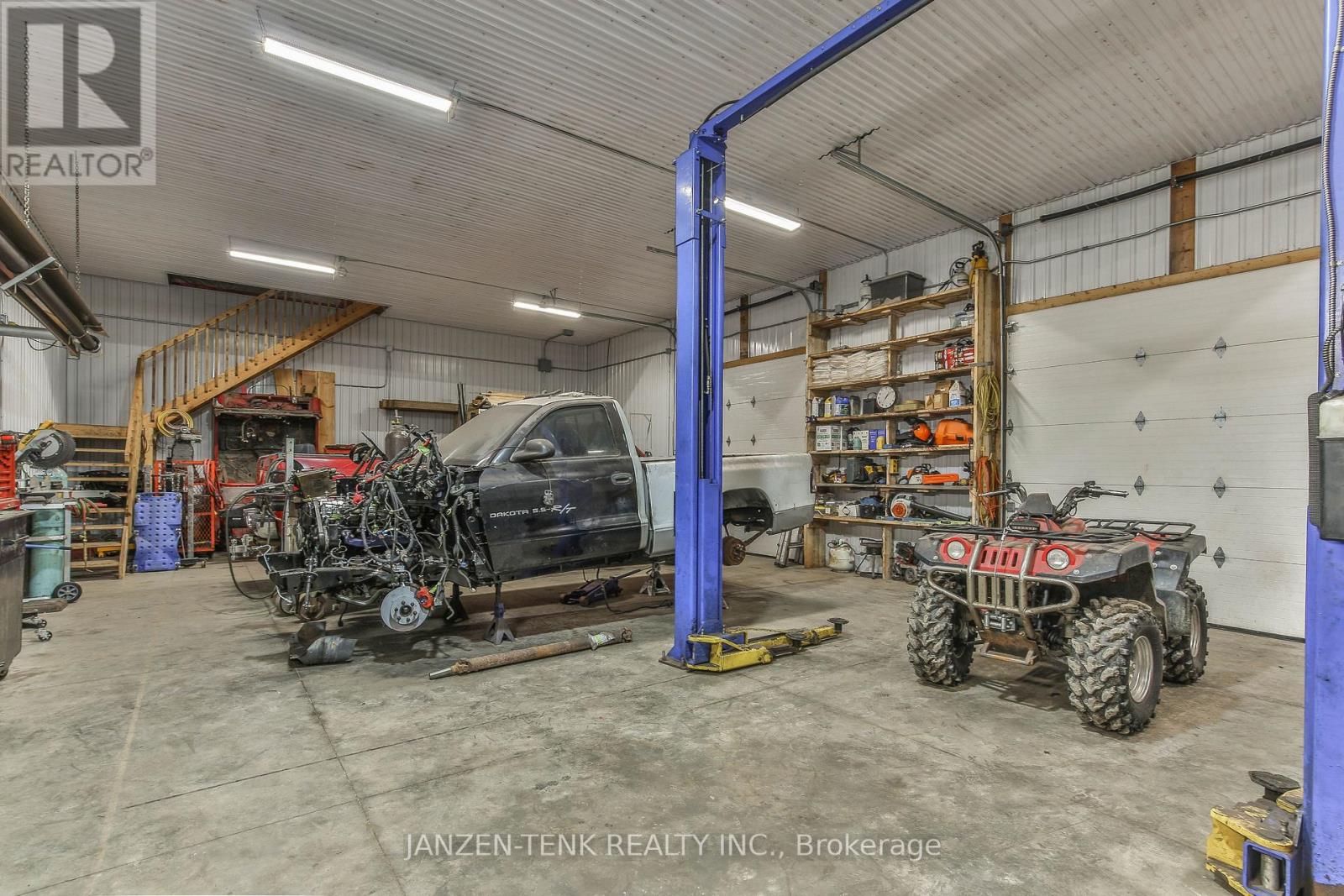 9114 Rogers Road, Malahide, Ontario  N5H 2R4 - Photo 45 - X12877072