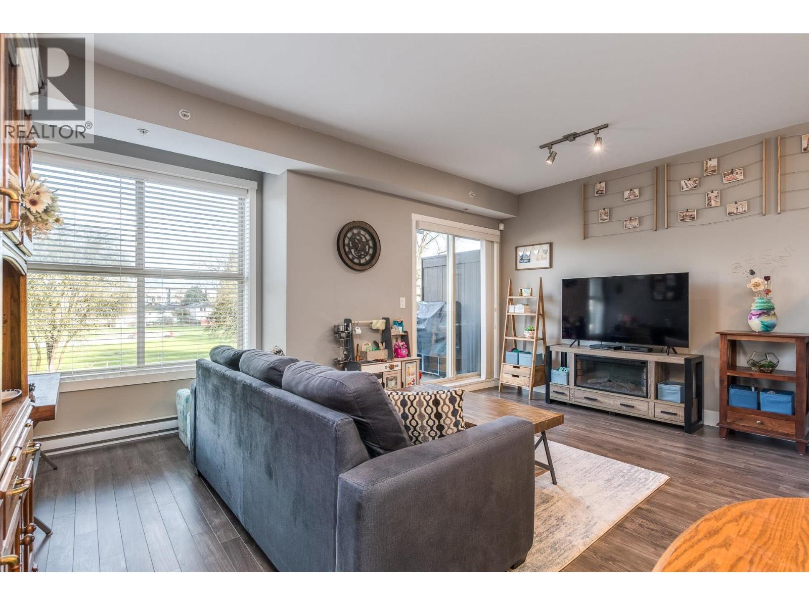 208 2110 Rowland Street, Port Coquitlam, British Columbia  V3C 0C2 - Photo 6 - R3088472