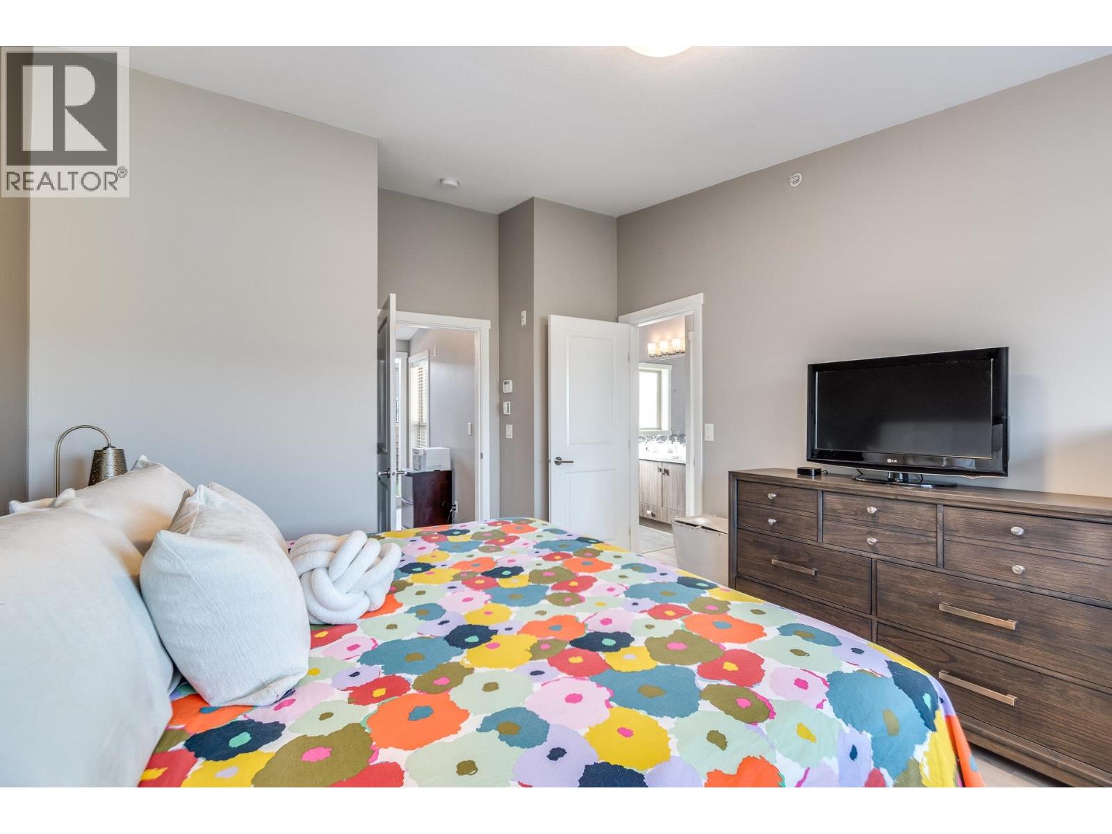 208 2110 Rowland Street, Port Coquitlam, British Columbia  V3C 0C2 - Photo 24 - R3088472