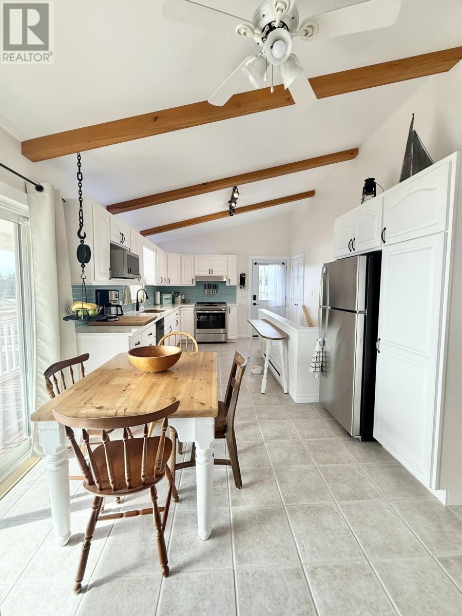 8 Burns Avenue, Stanley Bridge, Prince Edward Island  C0A 1N0 - Photo 12 - 202604455