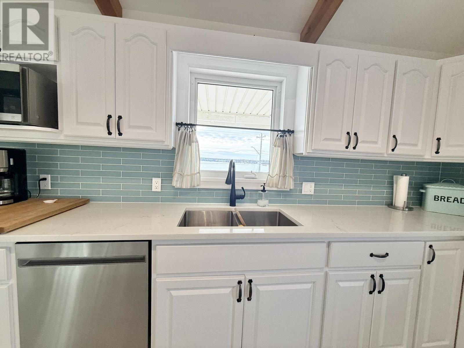 8 Burns Avenue, Stanley Bridge, Prince Edward Island  C0A 1N0 - Photo 9 - 202604455