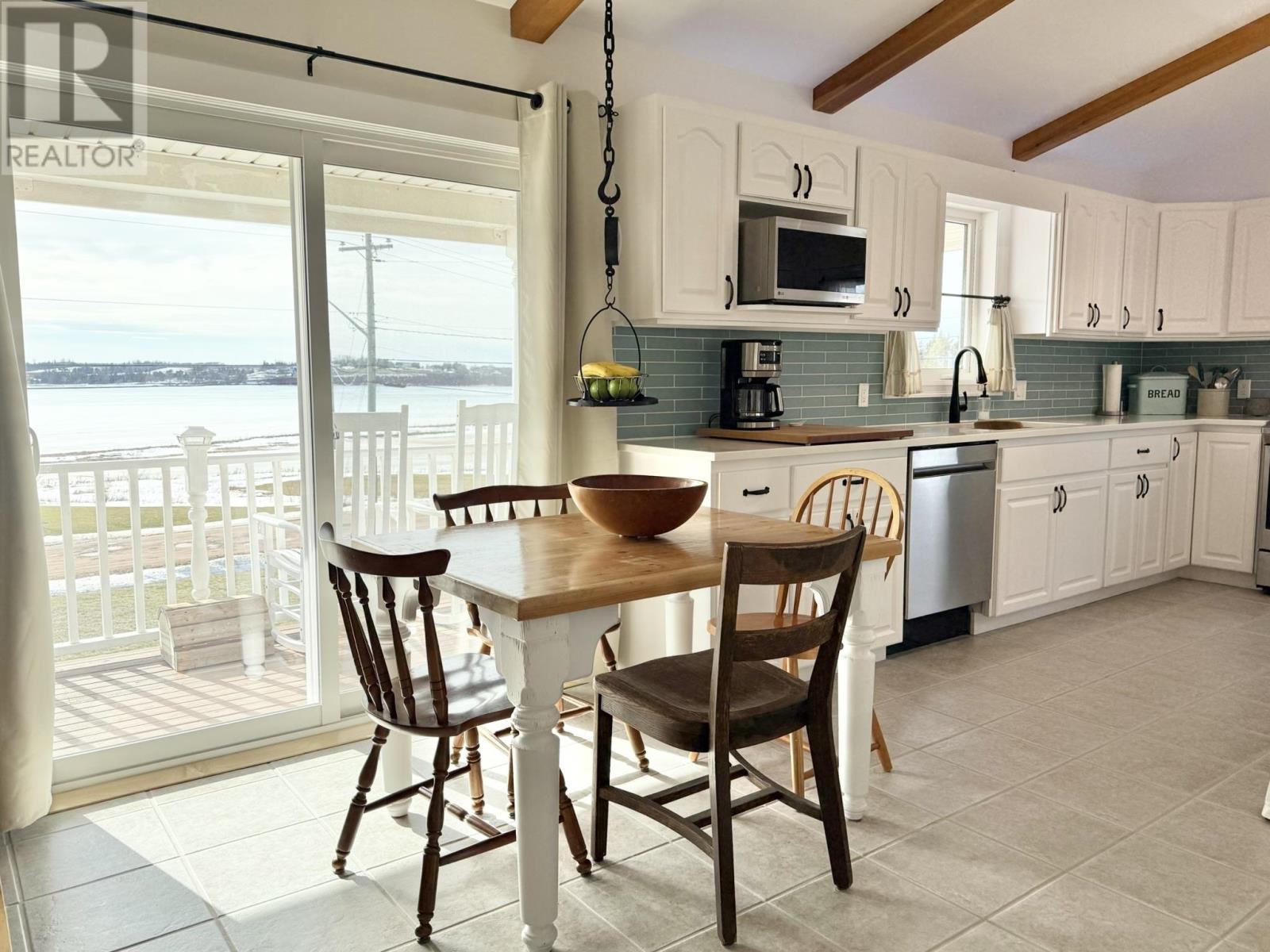 8 Burns Avenue, Stanley Bridge, Prince Edward Island  C0A 1N0 - Photo 7 - 202604455