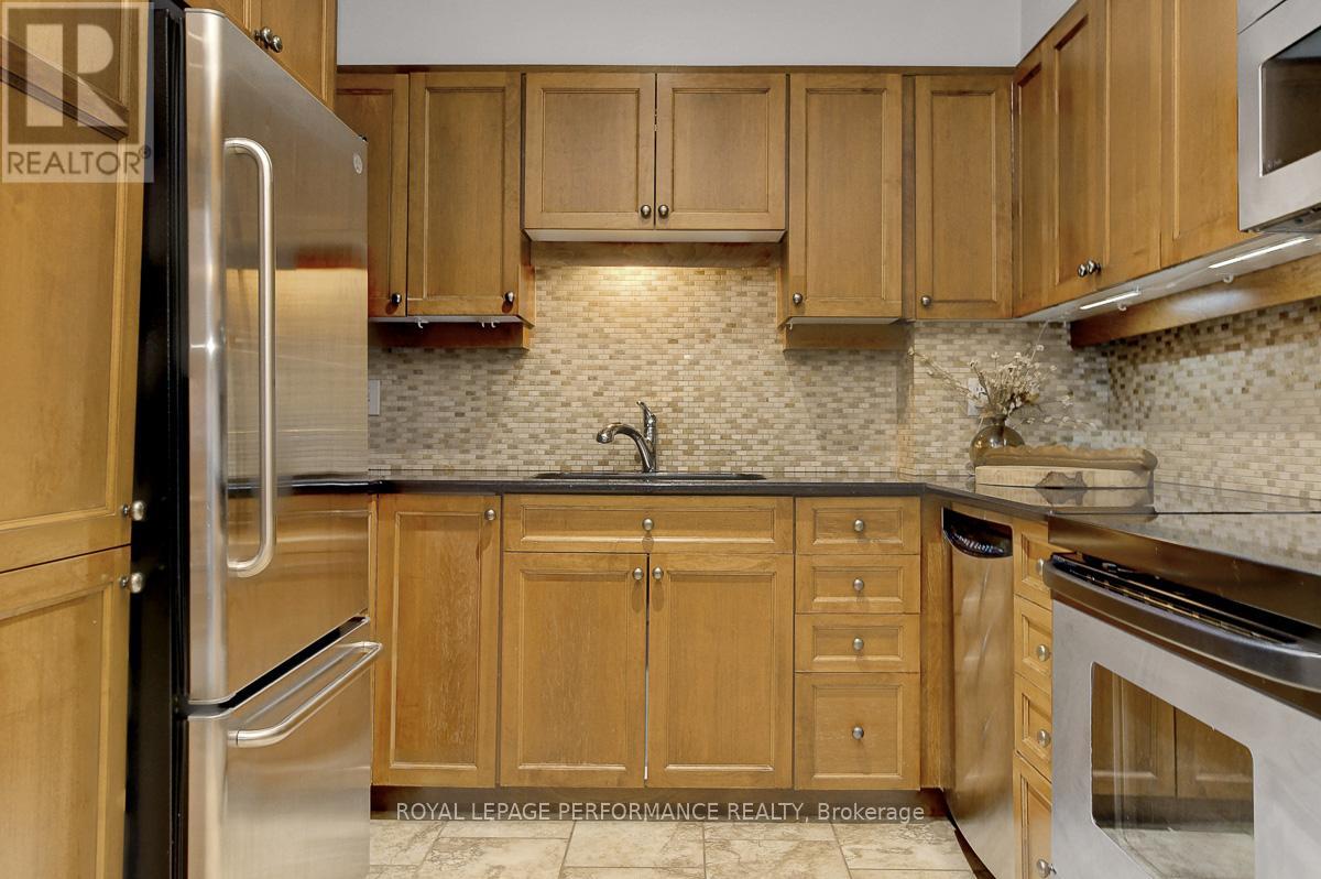 19 Columbus Avenue, Ottawa, Ontario  K1K 1R2 - Photo 17 - X12877048