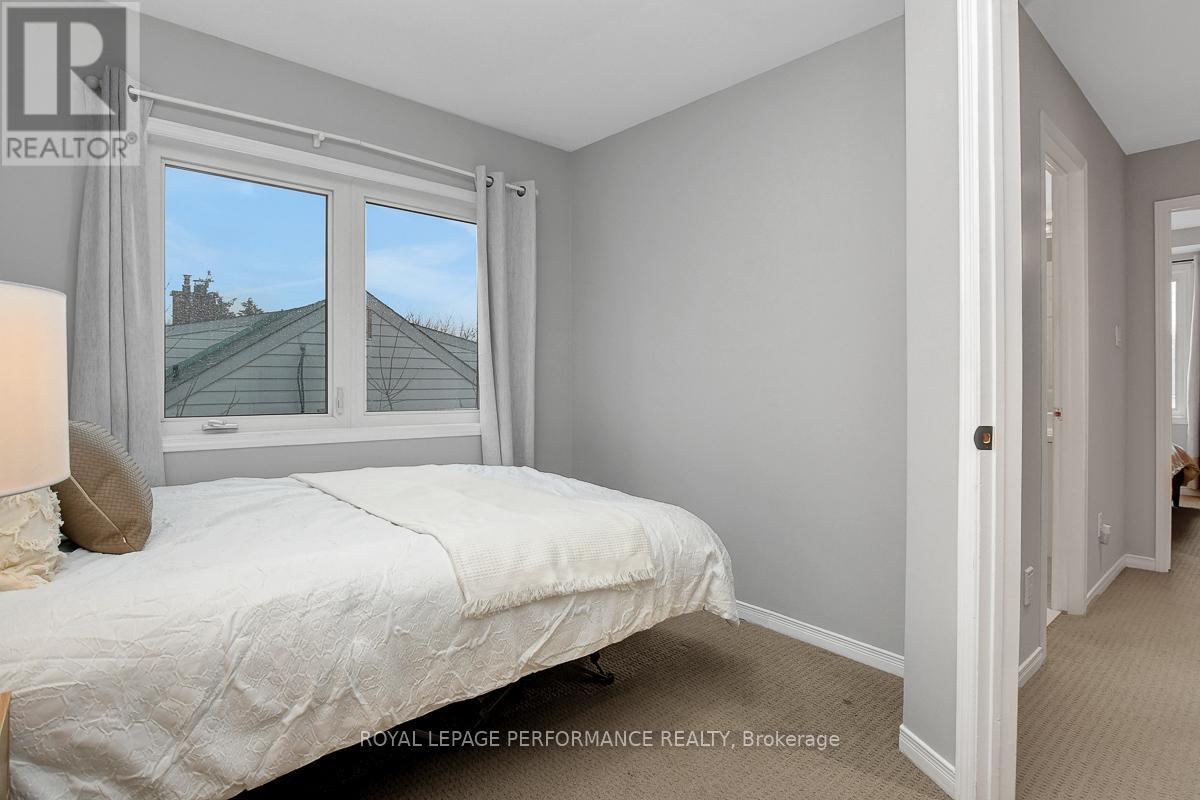 19 Columbus Avenue, Ottawa, Ontario  K1K 1R2 - Photo 25 - X12877048