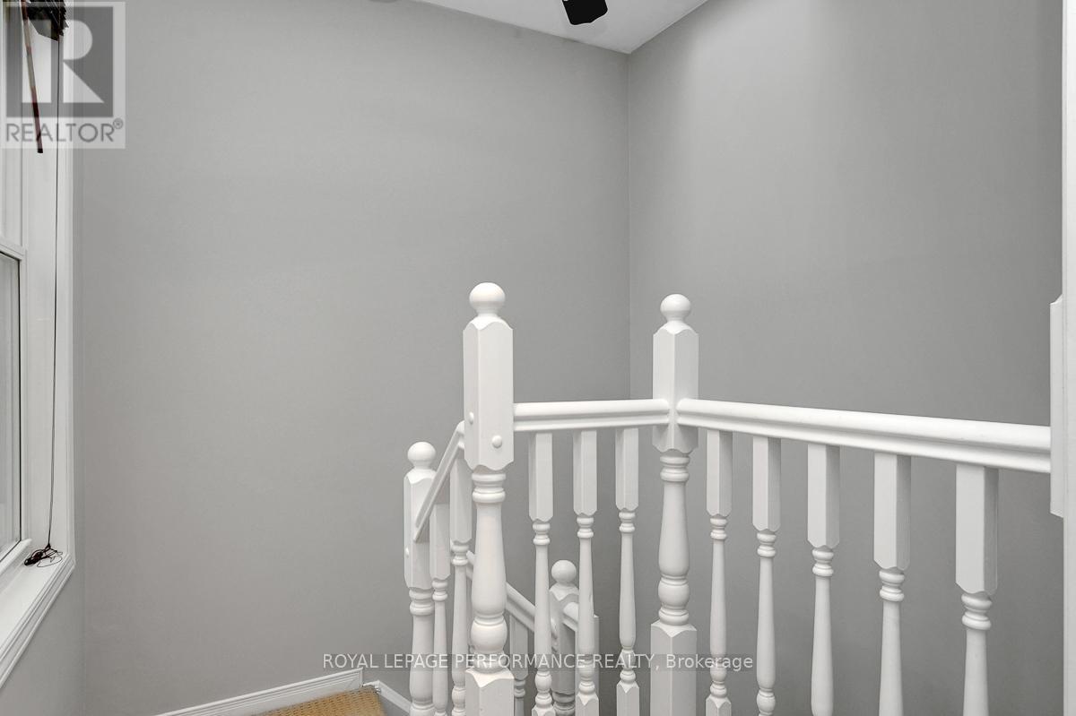 19 Columbus Avenue, Ottawa, Ontario  K1K 1R2 - Photo 30 - X12877048