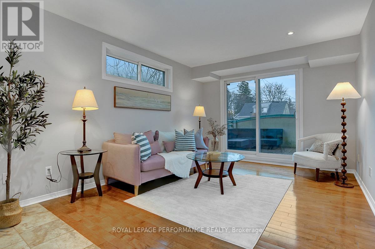 19 Columbus Avenue, Ottawa, Ontario  K1K 1R2 - Photo 9 - X12877048