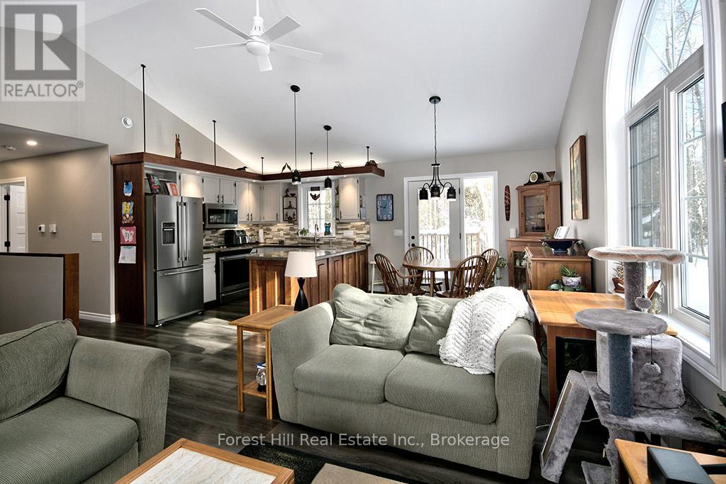 634341 Artemesia Glenelg Townline, Grey Highlands, Ontario  N0C 1H0 - Photo 9 - X12771362