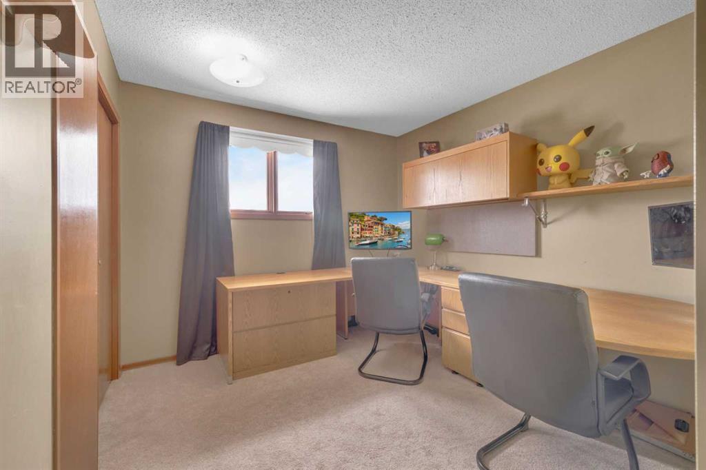 5704 58 Street, Rocky Mountain House, Alberta  T4T 1H9 - Photo 28 - A2288498