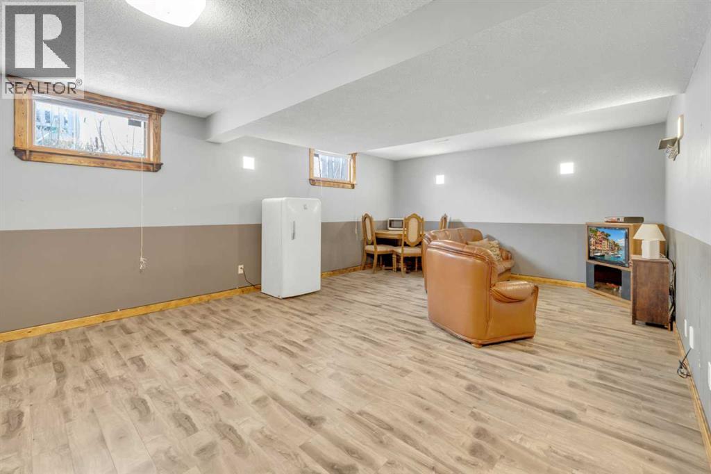 5704 58 Street, Rocky Mountain House, Alberta  T4T 1H9 - Photo 38 - A2288498