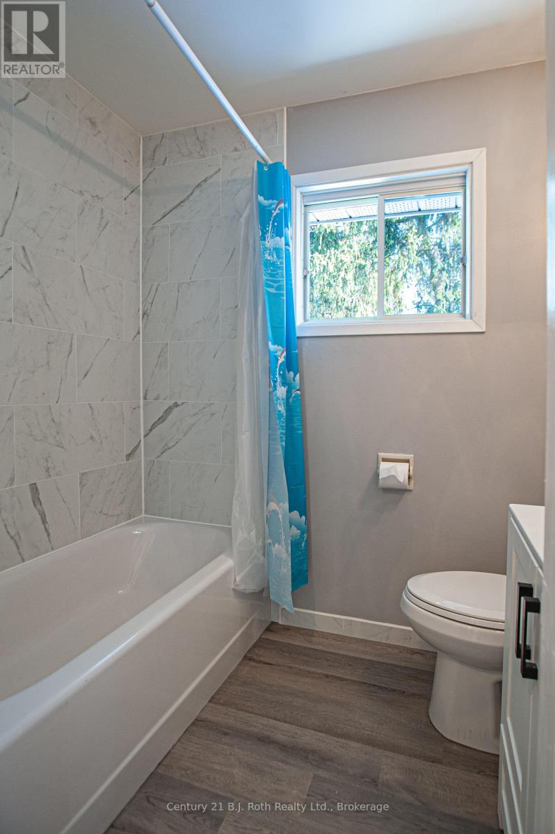 Main - 639 Yonge Street, Midland, Ontario  L4R 2E1 - Photo 6 - S12876888