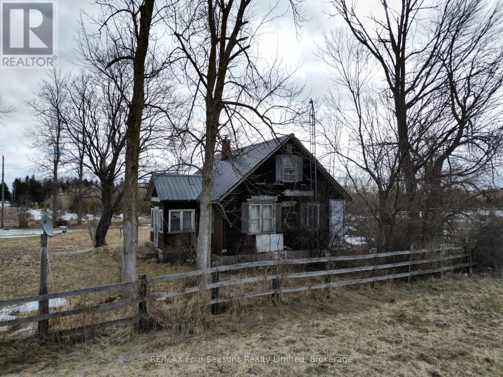 6677 26 Highway, Clearview, Ontario  L0M 1S0 - Photo 14 - S12876970