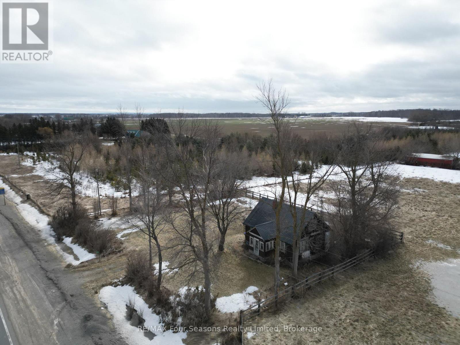 6677 26 Highway, Clearview, Ontario  L0M 1S0 - Photo 4 - S12876970