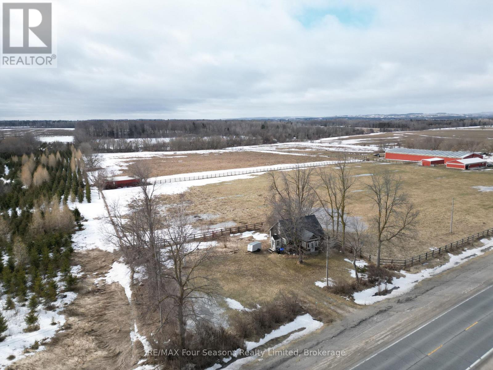 6677 26 Highway, Clearview, Ontario  L0M 1S0 - Photo 5 - S12876970