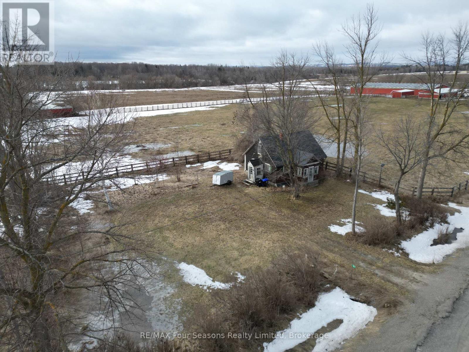 6677 26 Highway, Clearview, Ontario  L0M 1S0 - Photo 7 - S12876970