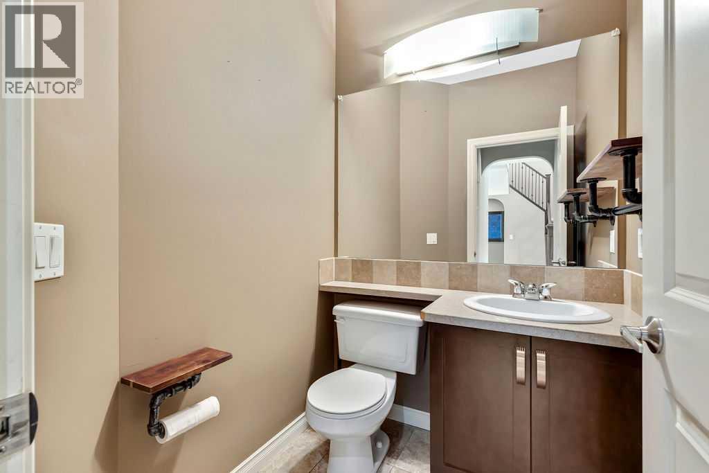 30 Drake Landing Road, Okotoks, Alberta  T1S 2M2 - Photo 14 - A2266398