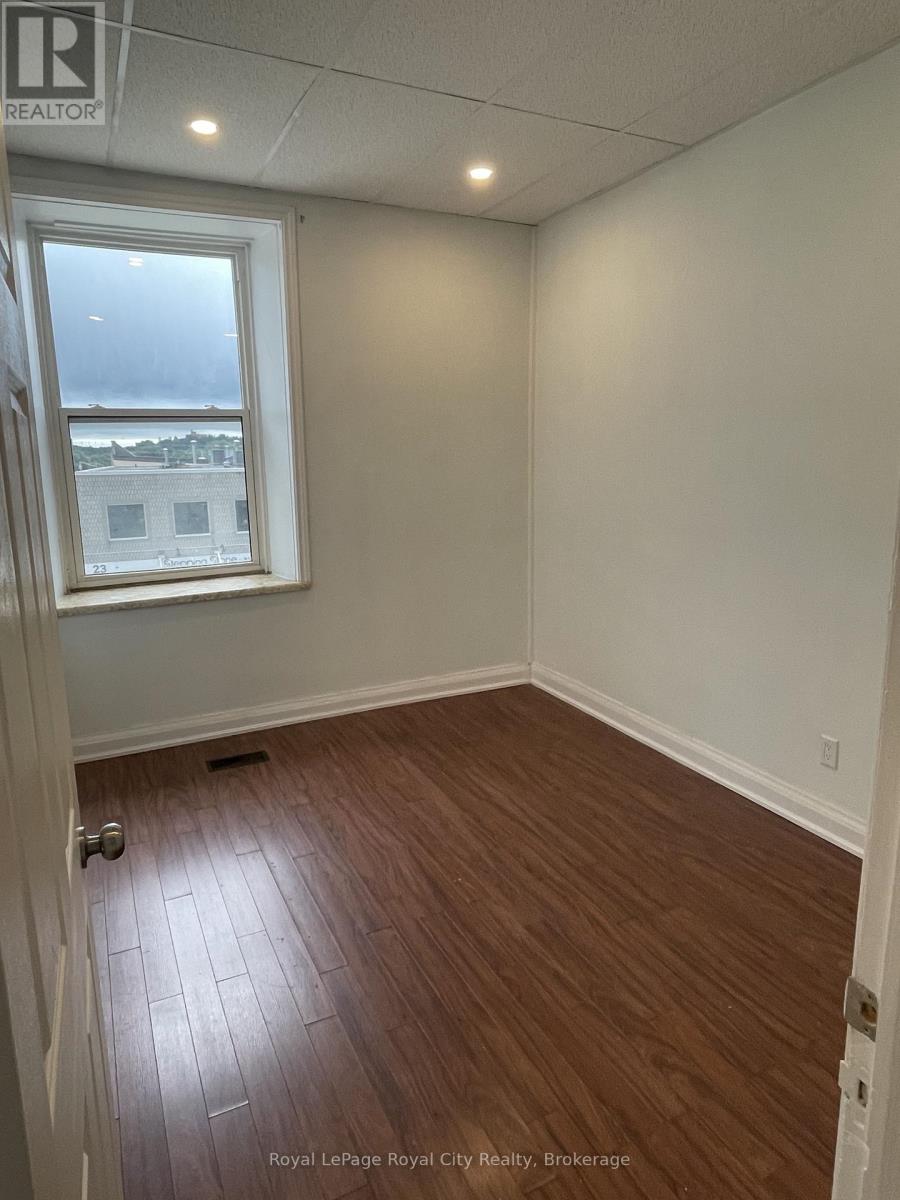 Unit 5 - 21 Gordon Street, Guelph (Downtown), Ontario  N1H 4G8 - Photo 5 - X12876900