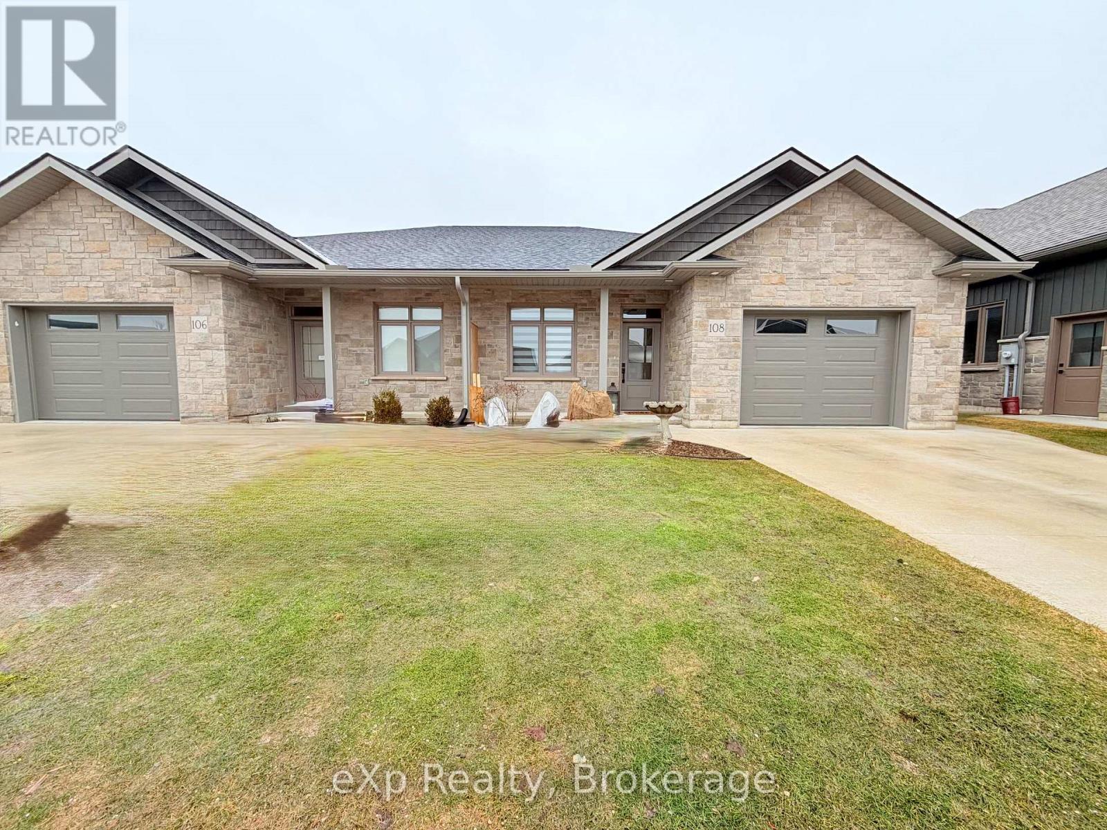 108 Irishwood Lane, Brockton, Ontario  N0G 2V0 - Photo 1 - X12876948