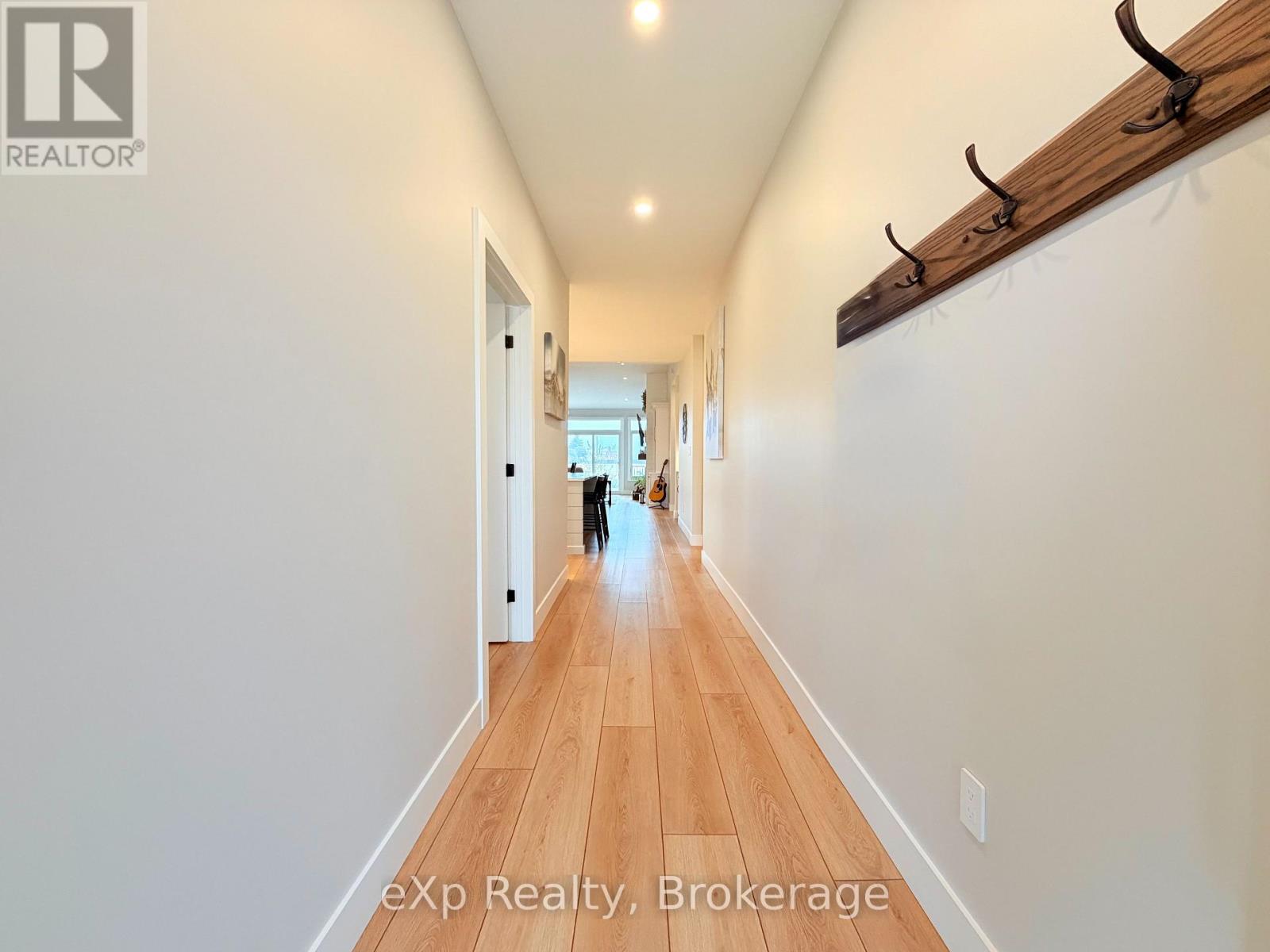 108 Irishwood Lane, Brockton, Ontario  N0G 2V0 - Photo 3 - X12876948